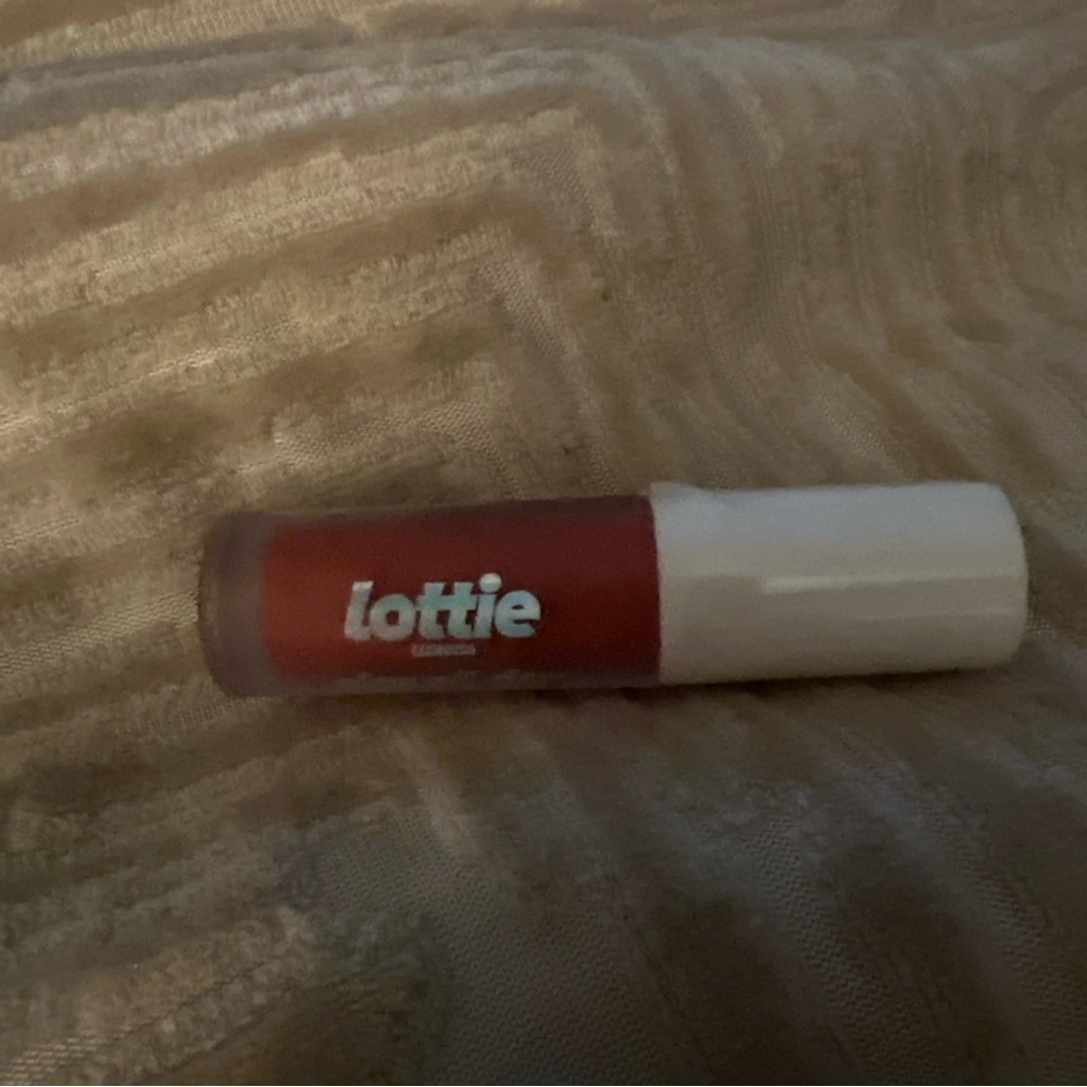 Lottie London lip balm #445
